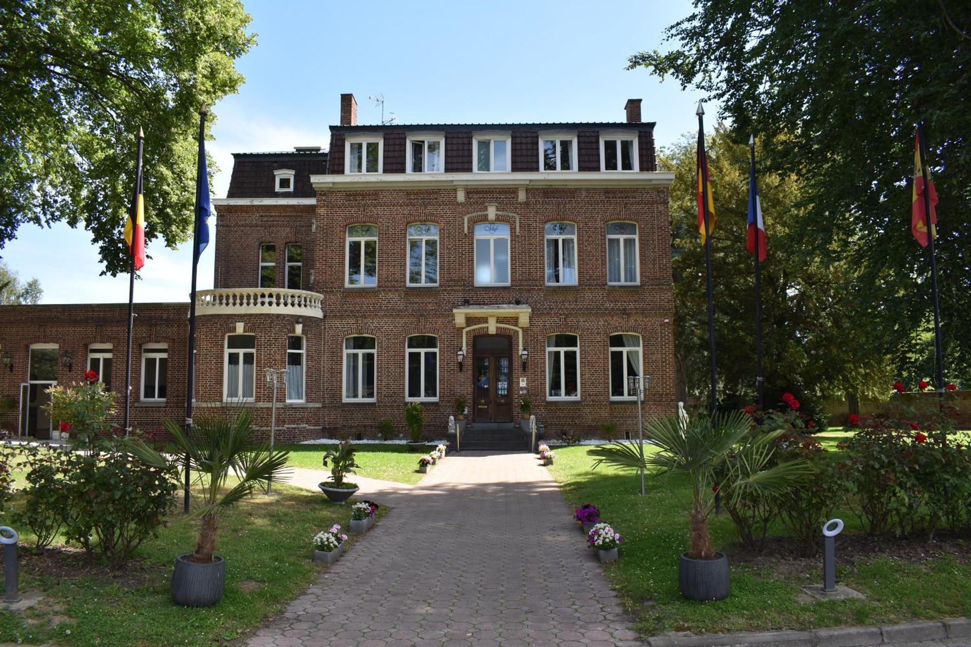 Logis Manoir De Fourcy Corbehem Exterior foto