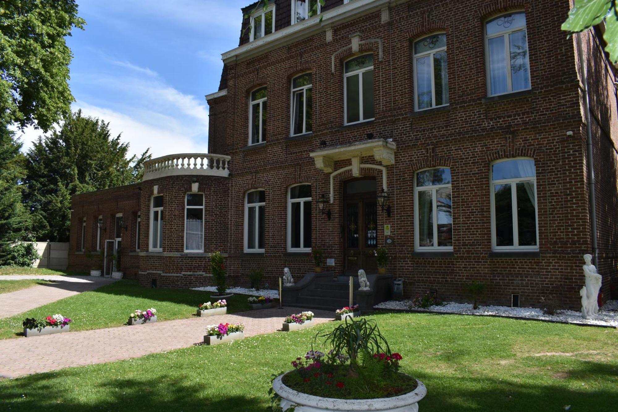 Logis Manoir De Fourcy Corbehem Exterior foto
